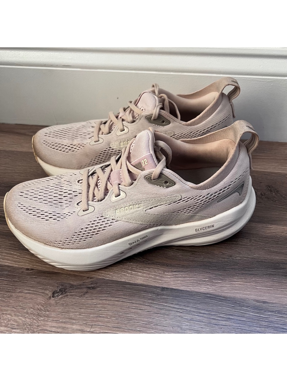 Brooks light pink running shoes women's size 7.5